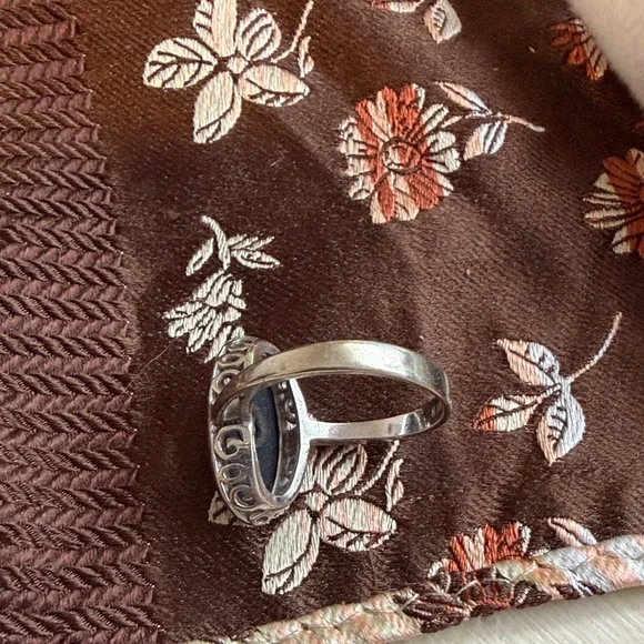 Elegant Diamond Black and White Gold Women's Ring - Picture 4 of 8